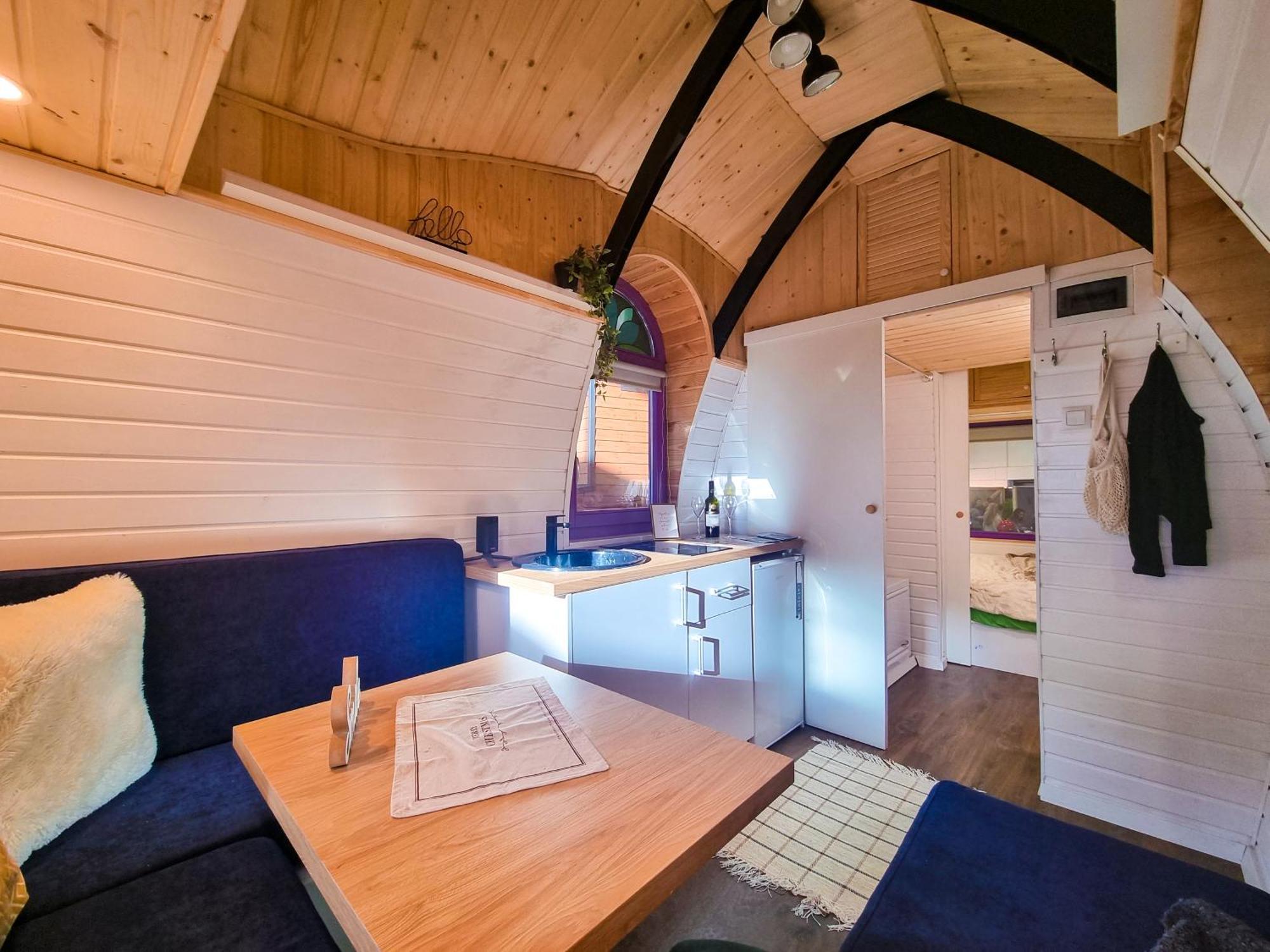 Downtown Tiny Houses Near Cismigiu Gardens ブカレスト エクステリア 写真