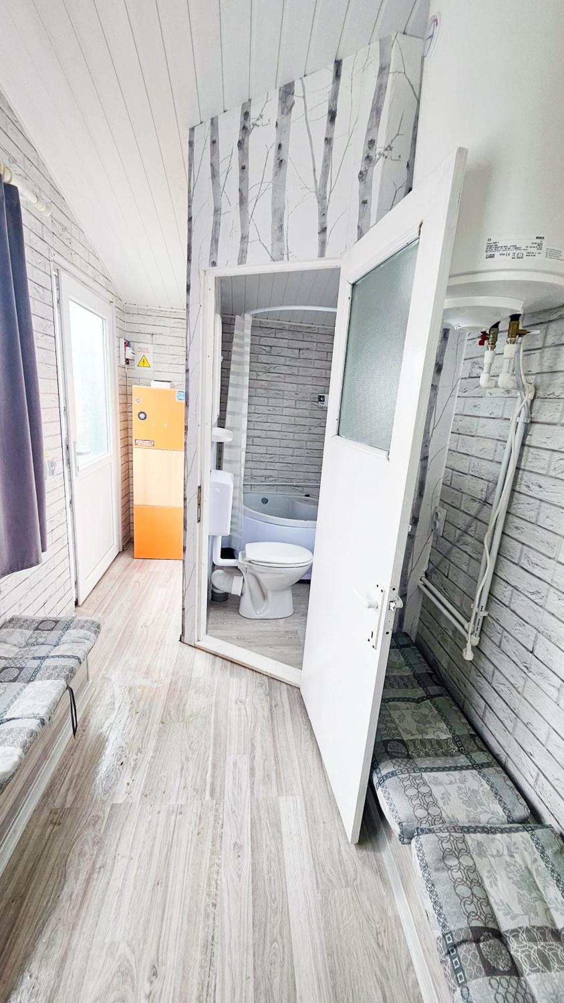 Downtown Tiny Houses Near Cismigiu Gardens ブカレスト エクステリア 写真